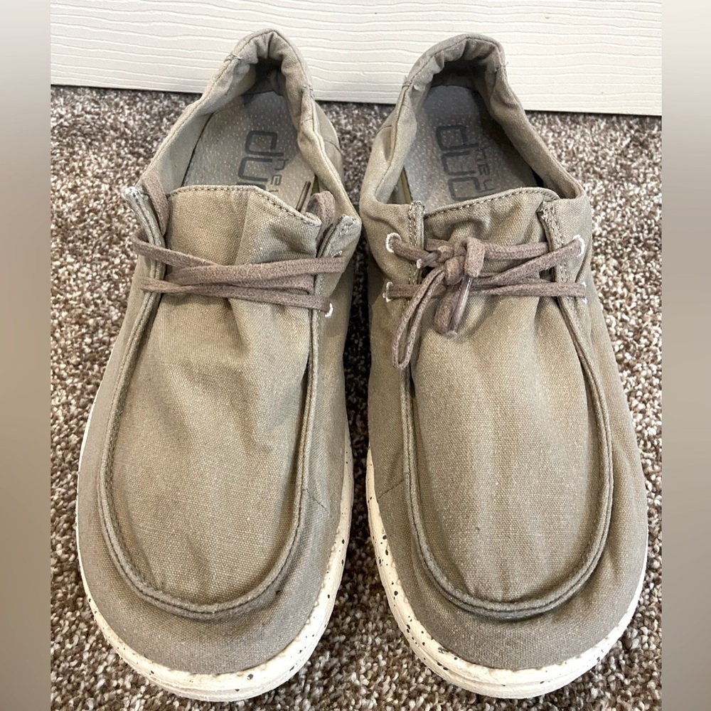 HEY DUDE Wendy Grey Slip On Sneaker Women Size 11